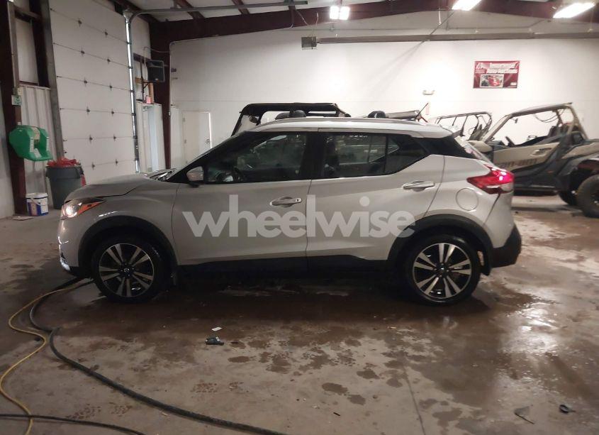 Photo 14 of 2018 Nissan Kicks SV (VIN 3N1CP5CU6JL530310)