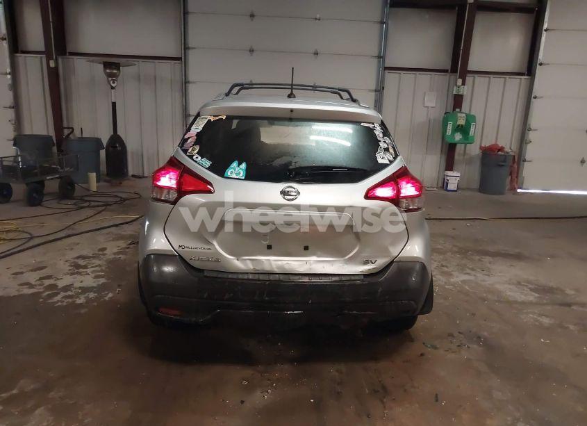 Photo 16 of 2018 Nissan Kicks SV (VIN 3N1CP5CU6JL530310)