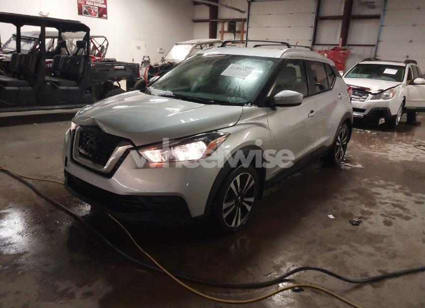 Photo 2 of 2018 Nissan Kicks SV (VIN 3N1CP5CU6JL530310)