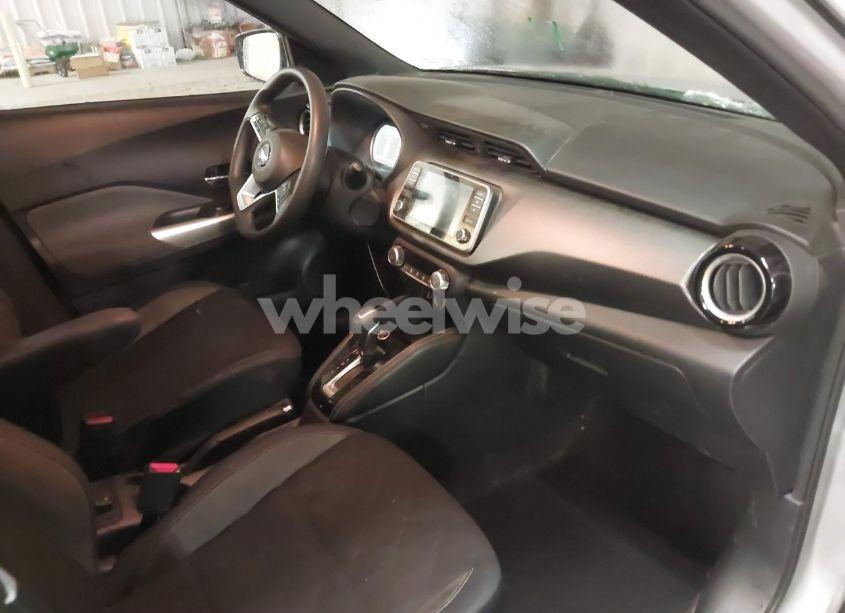 Photo 5 of 2018 Nissan Kicks SV (VIN 3N1CP5CU6JL530310)