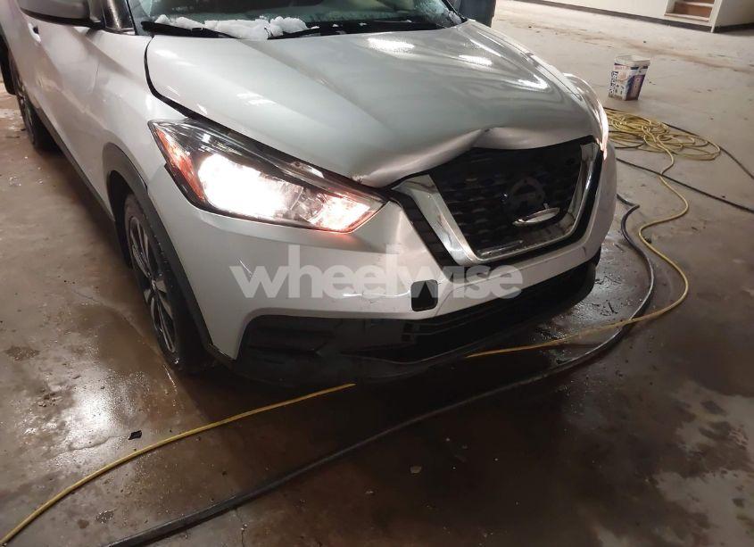 Photo 6 of 2018 Nissan Kicks SV (VIN 3N1CP5CU6JL530310)