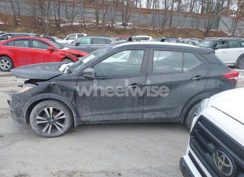 Photo 14 of 2018 Nissan Kicks SV (VIN 3N1CP5CU6JL535961)