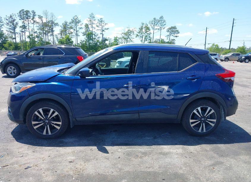 Photo 13 of 2018 Nissan Kicks SV (VIN 3N1CP5CU6JL538911)