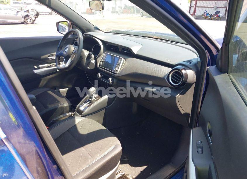 Photo 5 of 2018 Nissan Kicks SV (VIN 3N1CP5CU6JL538911)