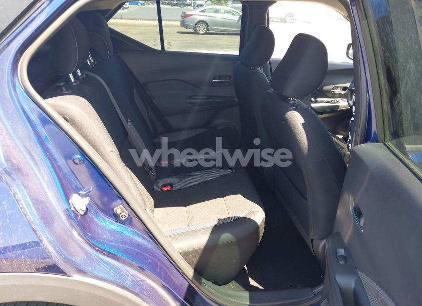 Photo 8 of 2018 Nissan Kicks SV (VIN 3N1CP5CU6JL538911)