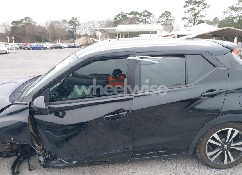 Photo 14 of 2018 Nissan Kicks SV (VIN 3N1CP5CU6JL540903)