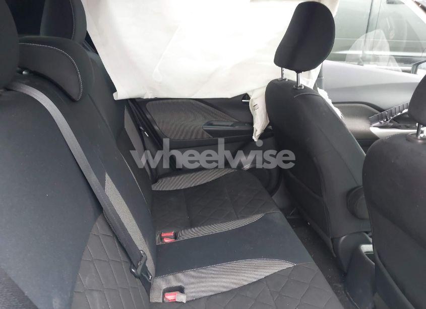 Photo 8 of 2018 Nissan Kicks SV (VIN 3N1CP5CU6JL540903)