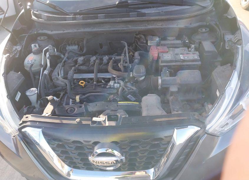 Photo 10 of 2019 Nissan Kicks SV (VIN 3N1CP5CU6KL494586)