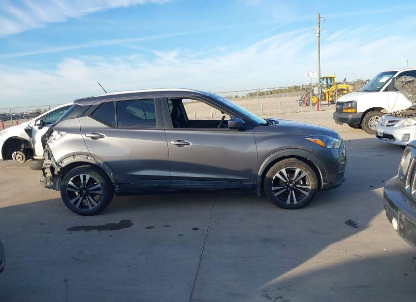 Photo 14 of 2019 Nissan Kicks SV (VIN 3N1CP5CU6KL494586)