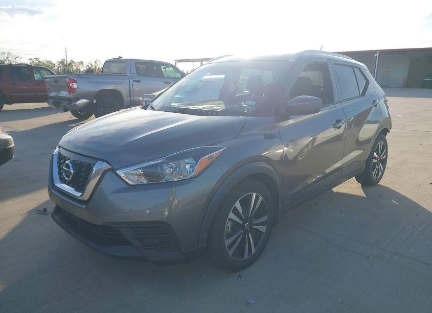 Photo 2 of 2019 Nissan Kicks SV (VIN 3N1CP5CU6KL494586)