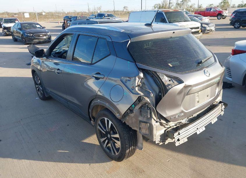 Photo 3 of 2019 Nissan Kicks SV (VIN 3N1CP5CU6KL494586)