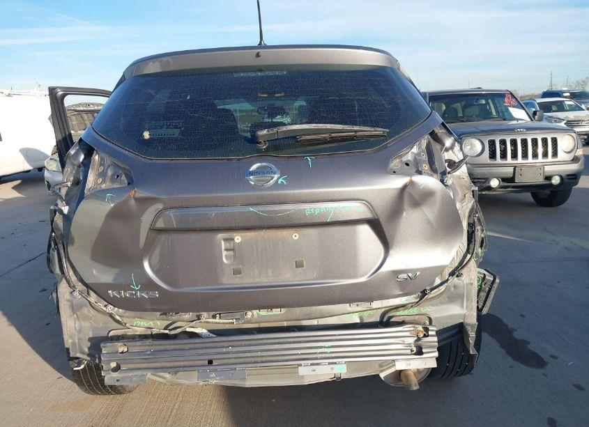 Photo 6 of 2019 Nissan Kicks SV (VIN 3N1CP5CU6KL494586)