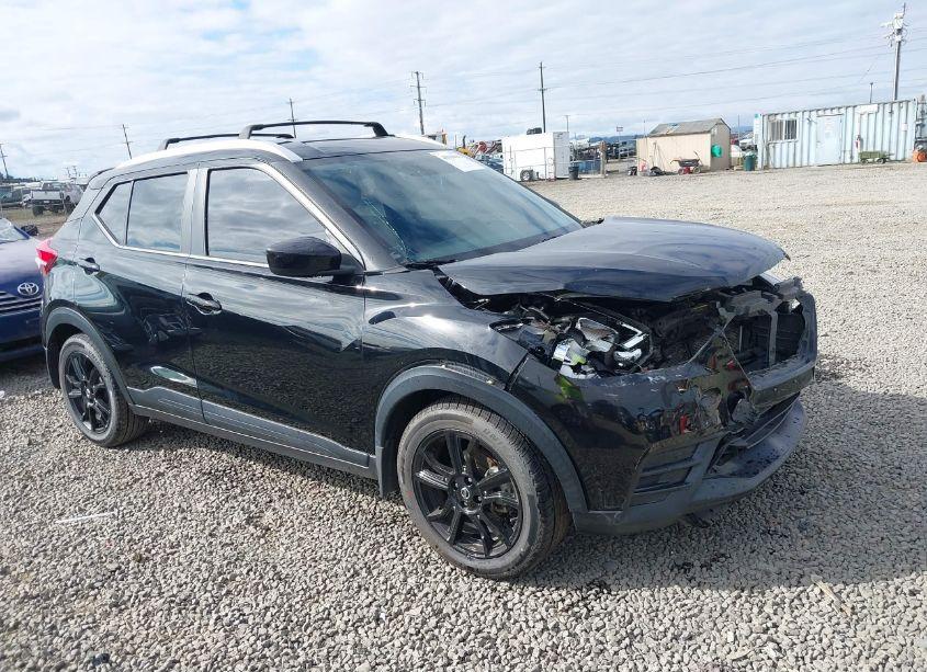 2019 Nissan Kicks SV (VIN 3N1CP5CU6KL499318) main photo