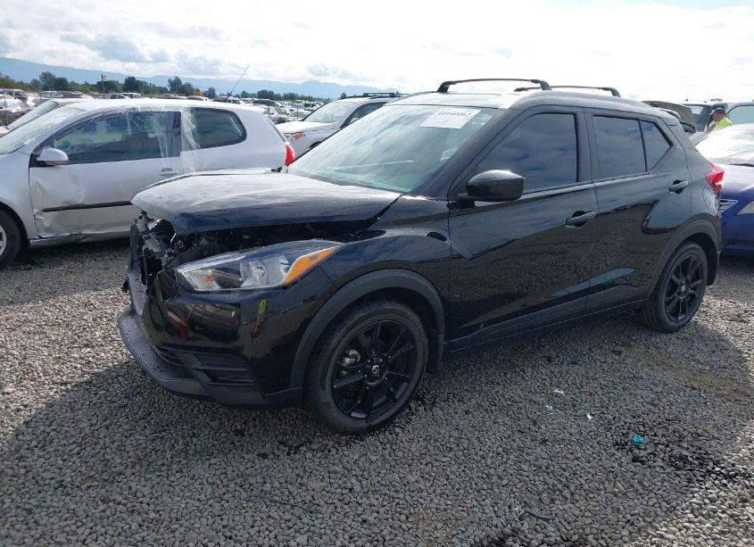 Photo 2 of 2019 Nissan Kicks SV (VIN 3N1CP5CU6KL499318)