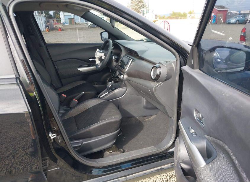 Photo 5 of 2019 Nissan Kicks SV (VIN 3N1CP5CU6KL499318)