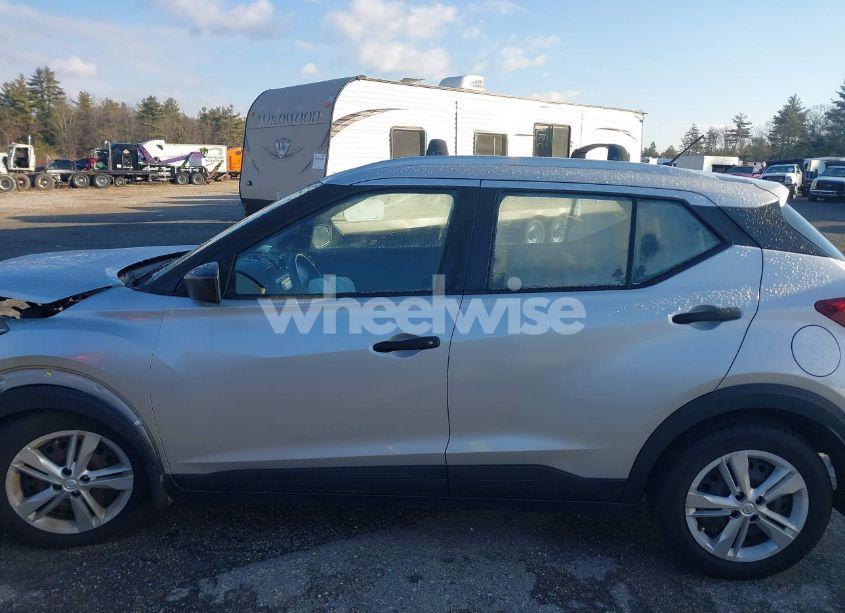 Photo 15 of 2019 Nissan Kicks S (VIN 3N1CP5CU6KL501004)