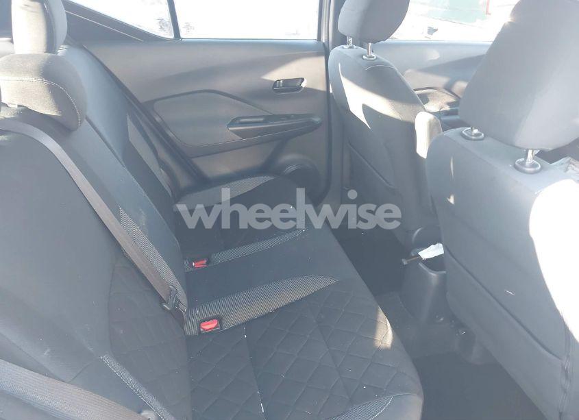 Photo 8 of 2019 Nissan Kicks S (VIN 3N1CP5CU6KL501004)