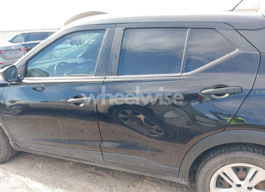 Photo 15 of 2019 Nissan Kicks S (VIN 3N1CP5CU6KL507367)