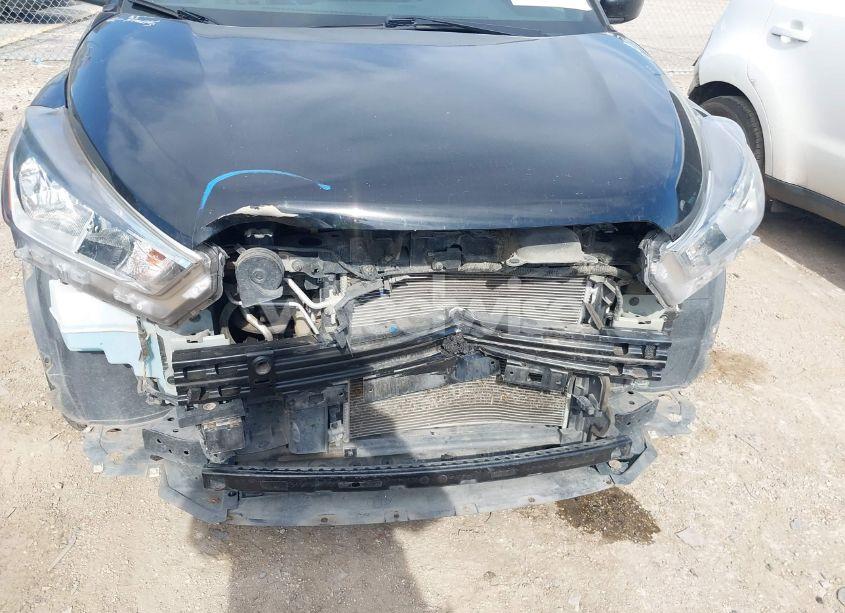 Photo 6 of 2019 Nissan Kicks S (VIN 3N1CP5CU6KL507367)