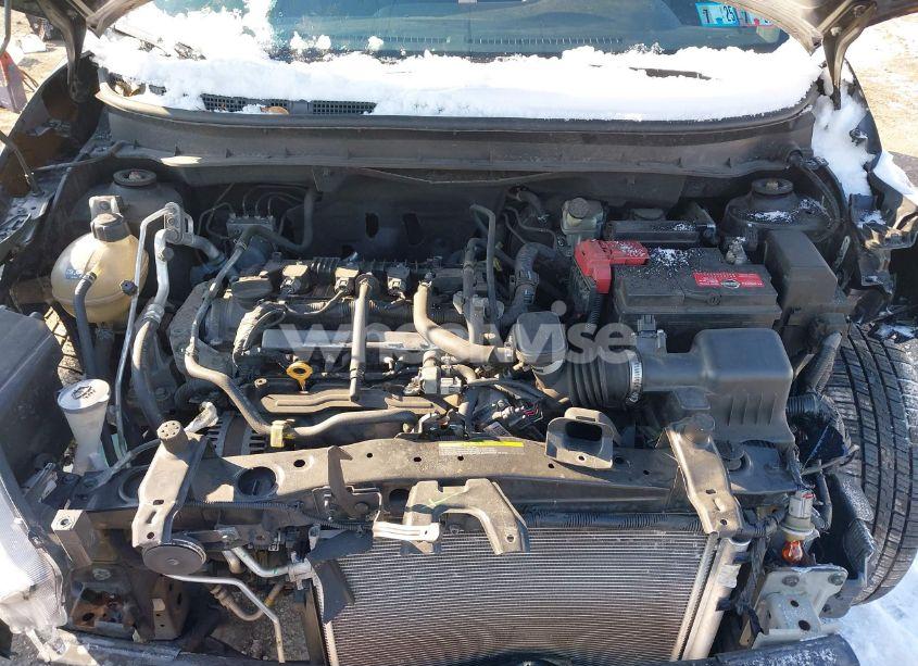 Photo 10 of 2019 Nissan Kicks S (VIN 3N1CP5CU6KL522662)