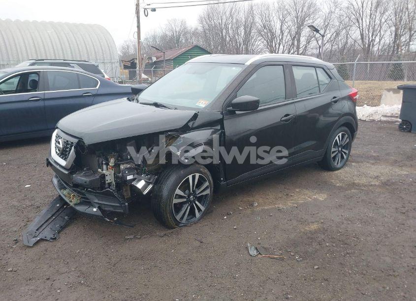 Photo 2 of 2019 Nissan Kicks SV (VIN 3N1CP5CU6KL527179)