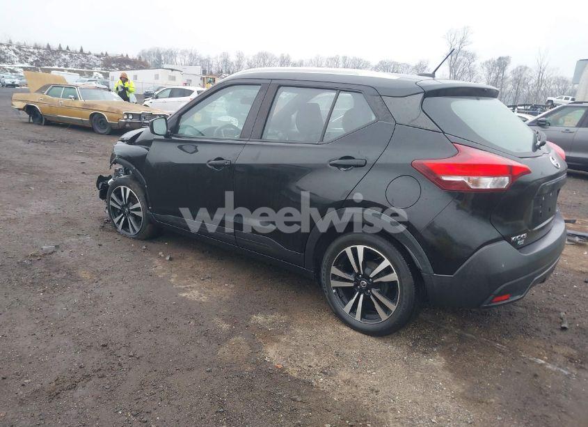 Photo 3 of 2019 Nissan Kicks SV (VIN 3N1CP5CU6KL527179)