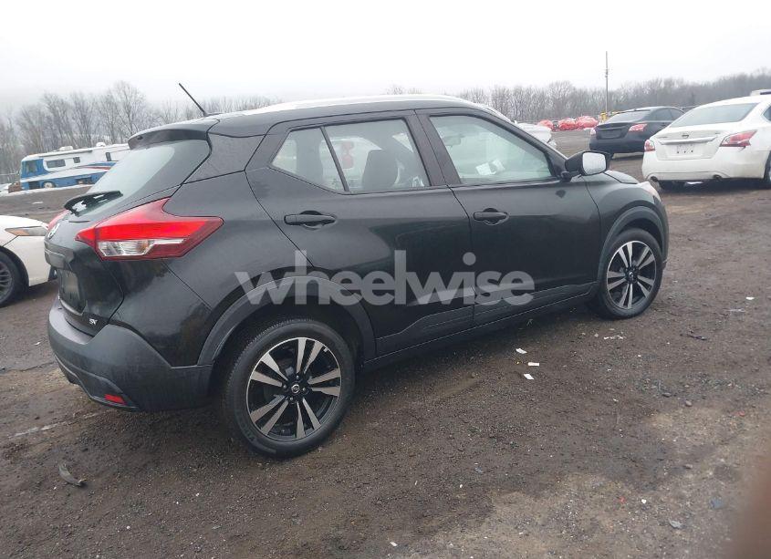 Photo 4 of 2019 Nissan Kicks SV (VIN 3N1CP5CU6KL527179)