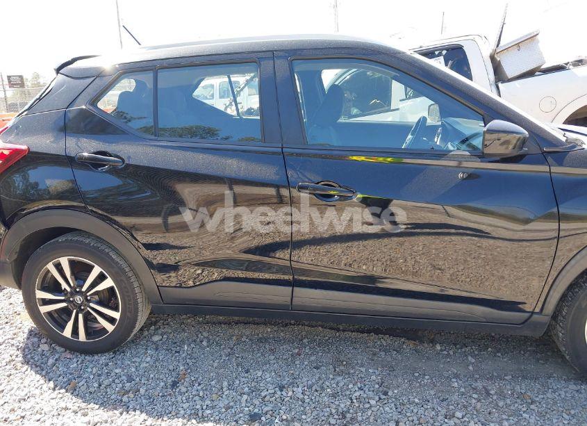 Photo 14 of 2019 Nissan Kicks SV (VIN 3N1CP5CU6KL531202)
