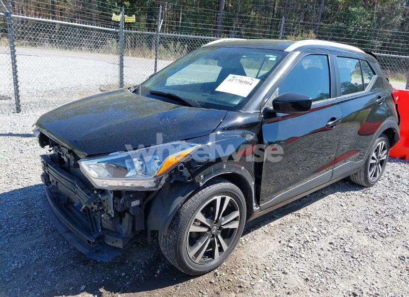 Photo 2 of 2019 Nissan Kicks SV (VIN 3N1CP5CU6KL531202)