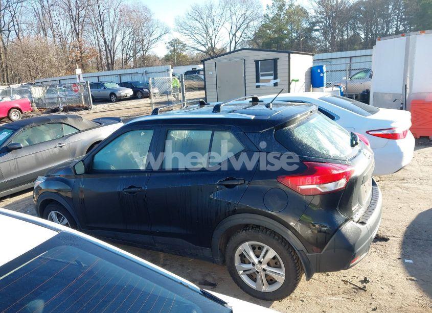 Photo 14 of 2019 Nissan Kicks S (VIN 3N1CP5CU6KL531247)