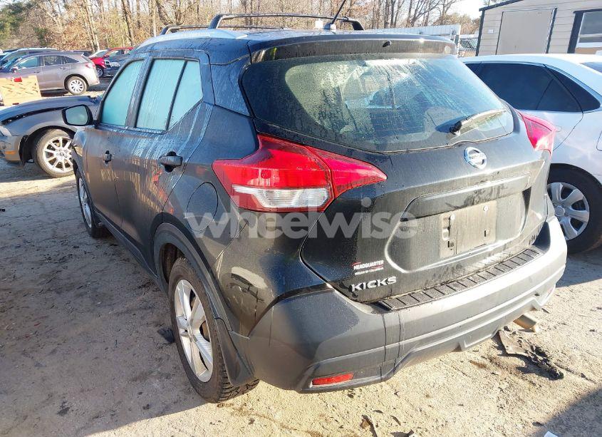 Photo 3 of 2019 Nissan Kicks S (VIN 3N1CP5CU6KL531247)