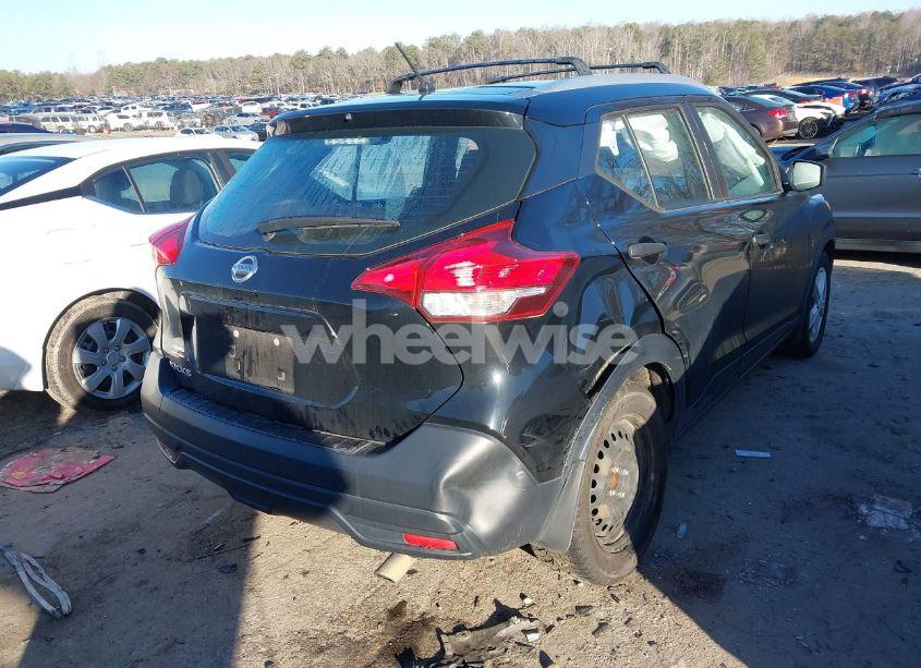 Photo 4 of 2019 Nissan Kicks S (VIN 3N1CP5CU6KL531247)