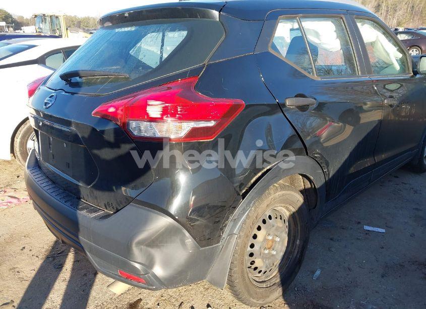 Photo 6 of 2019 Nissan Kicks S (VIN 3N1CP5CU6KL531247)