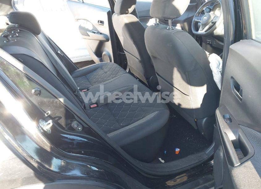 Photo 8 of 2019 Nissan Kicks S (VIN 3N1CP5CU6KL531247)