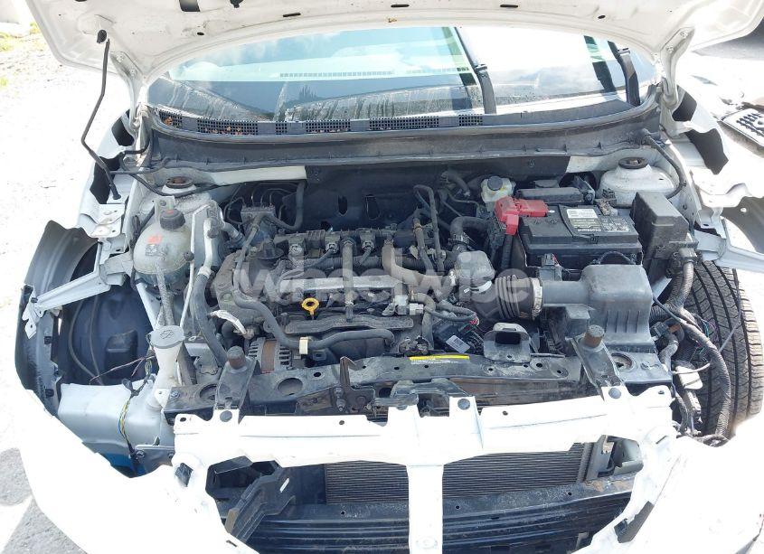 Photo 10 of 2019 Nissan Kicks S (VIN 3N1CP5CU6KL536755)