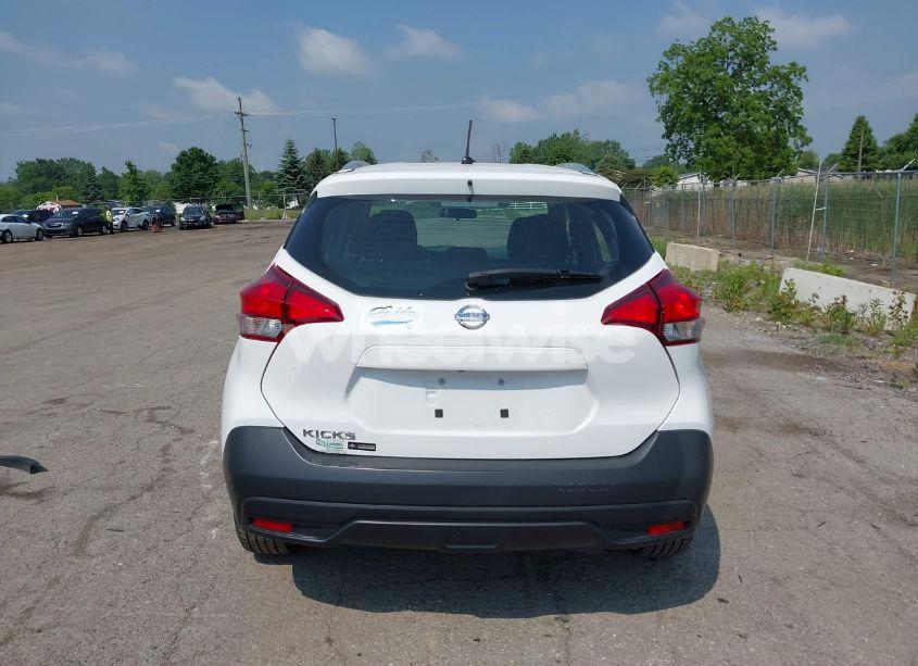 Photo 17 of 2019 Nissan Kicks S (VIN 3N1CP5CU6KL536755)