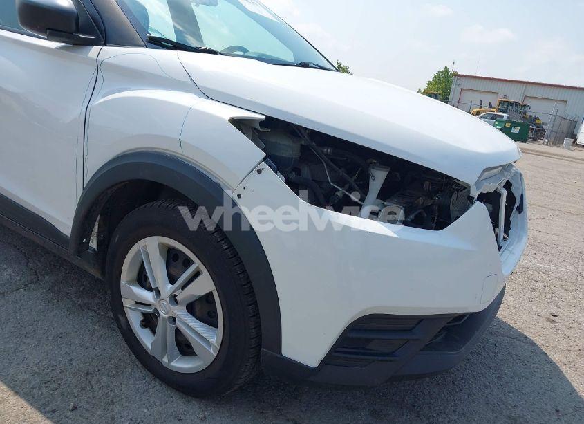 Photo 18 of 2019 Nissan Kicks S (VIN 3N1CP5CU6KL536755)
