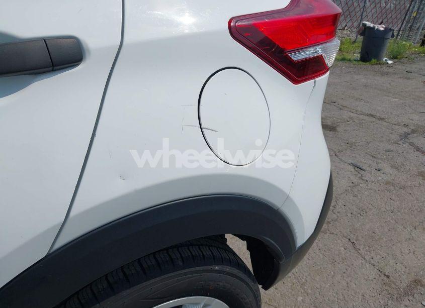 Photo 20 of 2019 Nissan Kicks S (VIN 3N1CP5CU6KL536755)