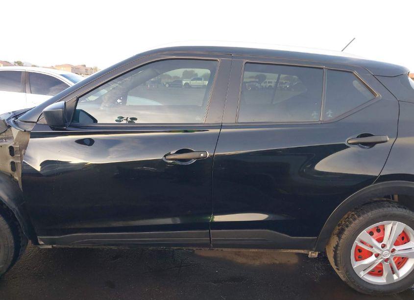 Photo 15 of 2019 Nissan Kicks S (VIN 3N1CP5CU6KL538702)