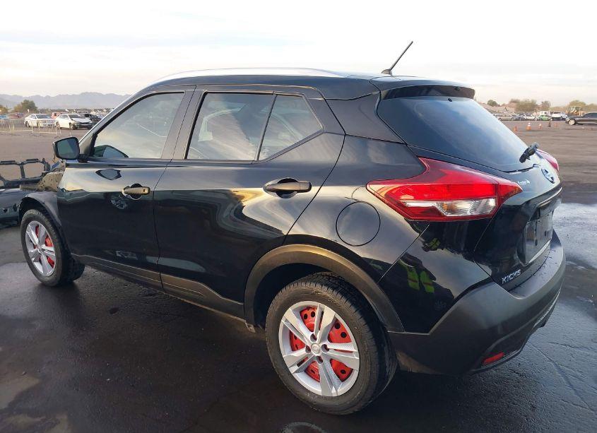Photo 3 of 2019 Nissan Kicks S (VIN 3N1CP5CU6KL538702)