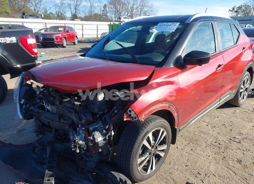 Photo 2 of 2019 Nissan Kicks SR (VIN 3N1CP5CU6KL549201)