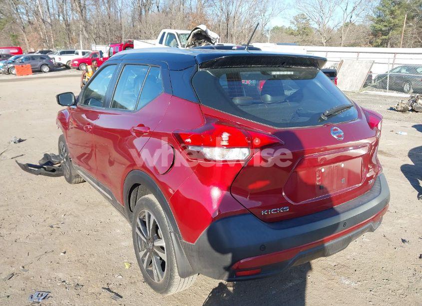 Photo 3 of 2019 Nissan Kicks SR (VIN 3N1CP5CU6KL549201)