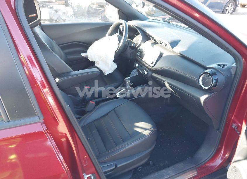 Photo 5 of 2019 Nissan Kicks SR (VIN 3N1CP5CU6KL549201)