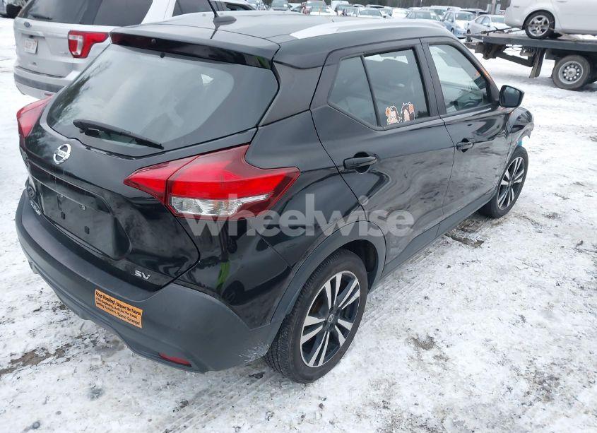 Photo 4 of 2019 Nissan Kicks SV (VIN 3N1CP5CU6KL553216)