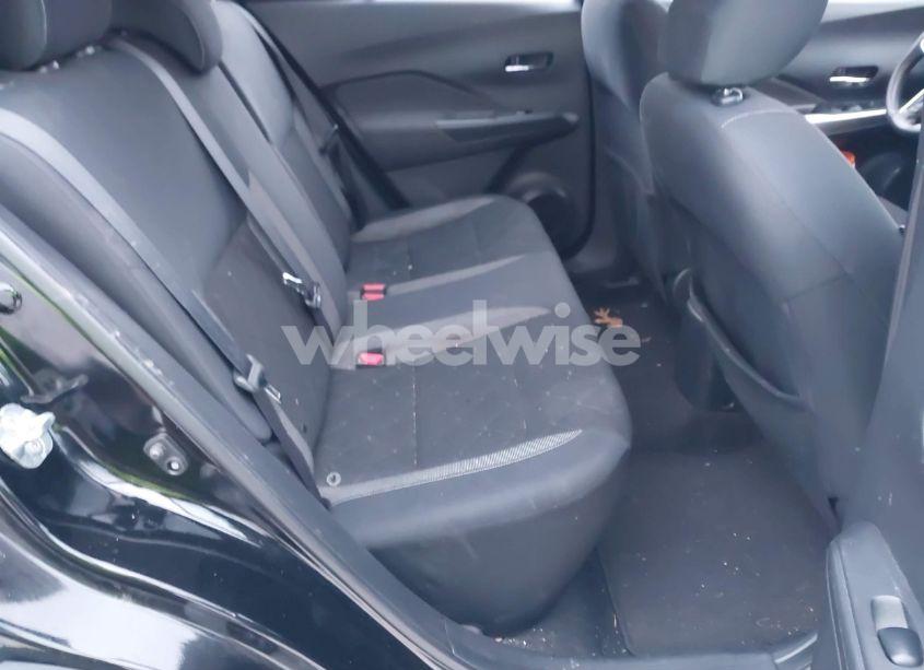 Photo 8 of 2019 Nissan Kicks SV (VIN 3N1CP5CU6KL553216)