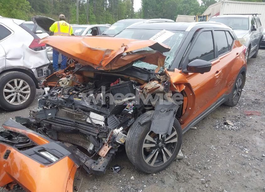 Photo 2 of 2019 Nissan Kicks SR (VIN 3N1CP5CU6KL554320)