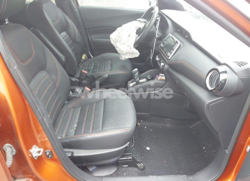 Photo 5 of 2019 Nissan Kicks SR (VIN 3N1CP5CU6KL554320)