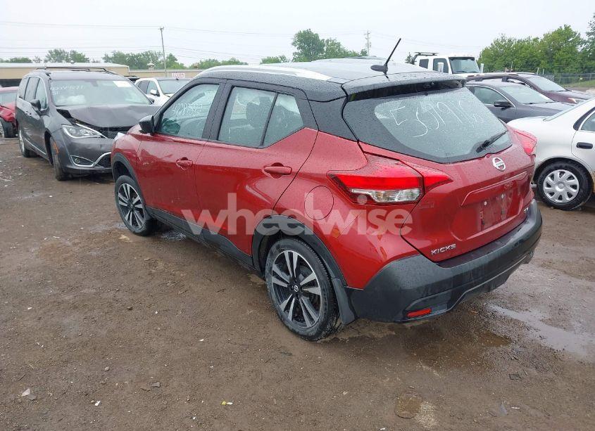 Photo 3 of 2018 Nissan Kicks SV (VIN 3N1CP5CU7JL501916)