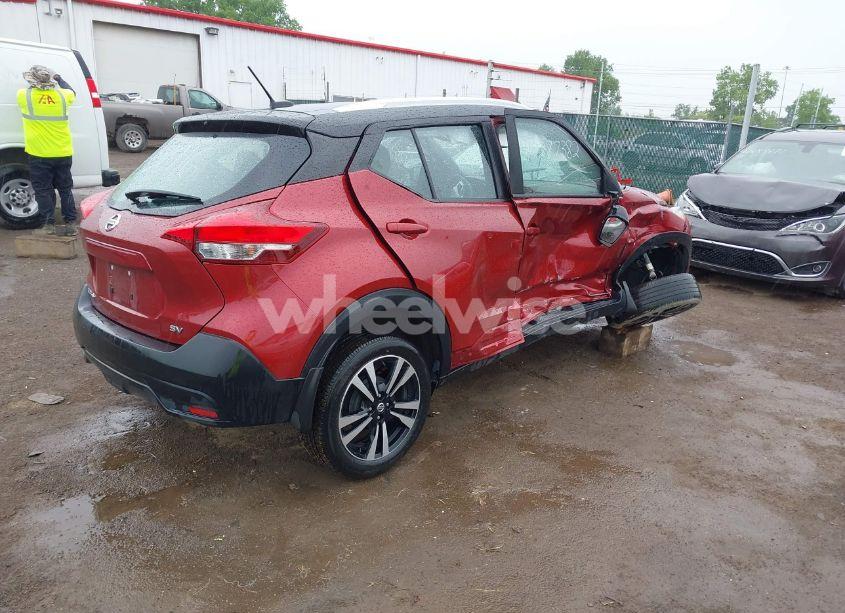 Photo 4 of 2018 Nissan Kicks SV (VIN 3N1CP5CU7JL501916)