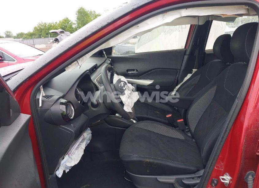 Photo 5 of 2018 Nissan Kicks SV (VIN 3N1CP5CU7JL501916)